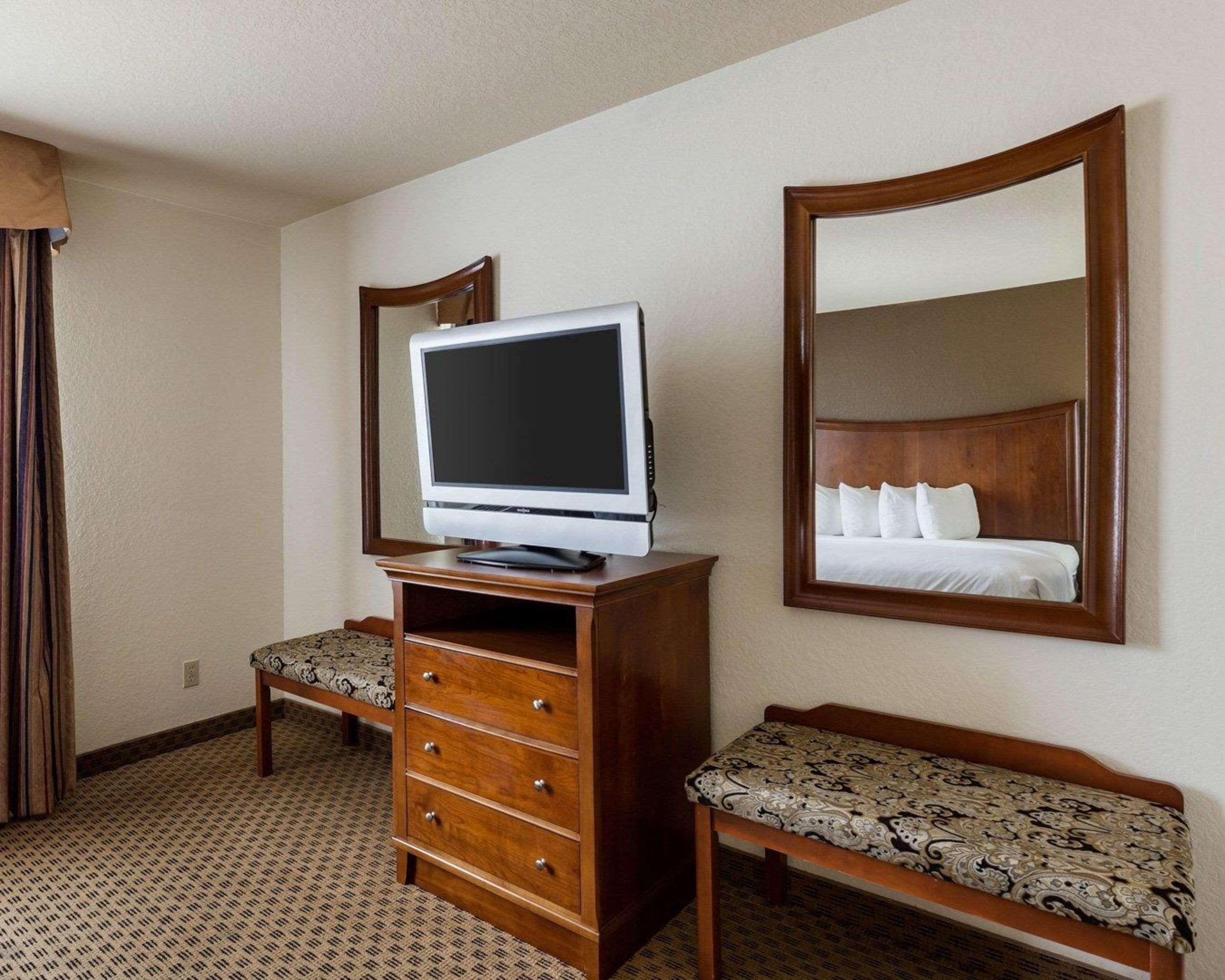 Quality Suites Гантсвілл Екстер'єр фото