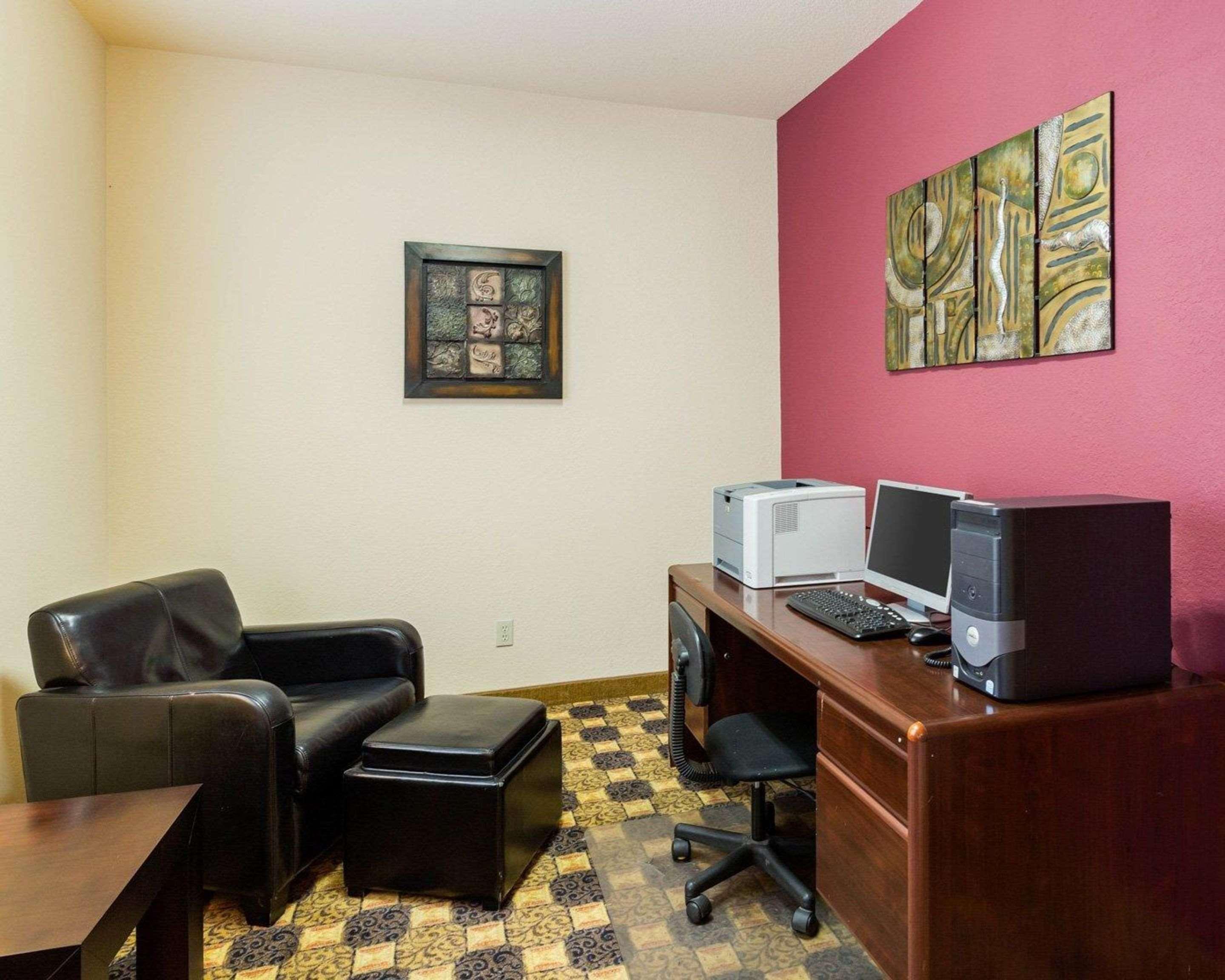 Quality Suites Гантсвілл Екстер'єр фото