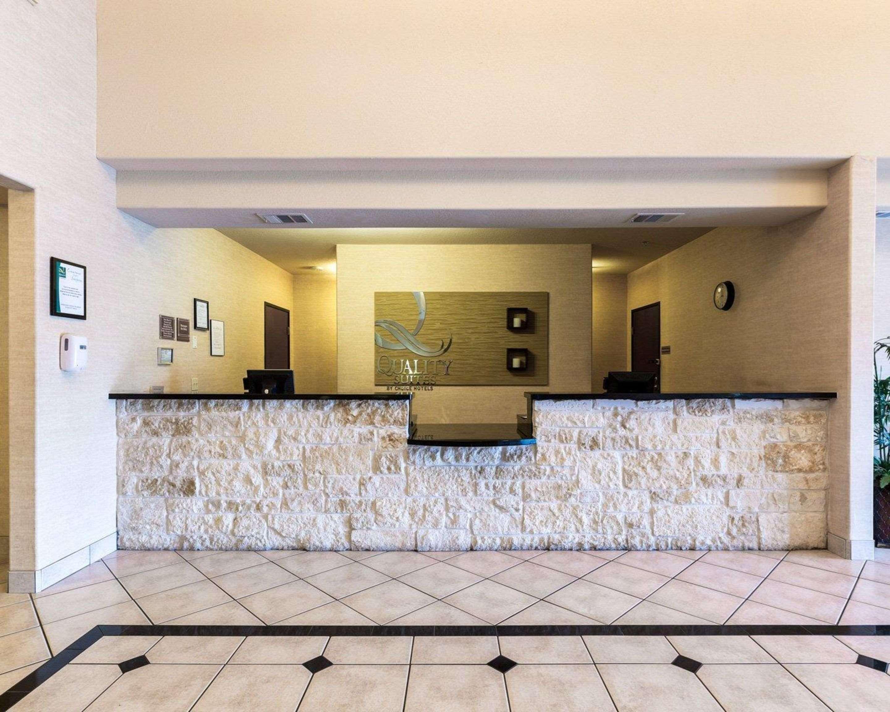 Quality Suites Гантсвілл Екстер'єр фото