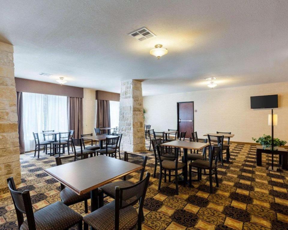 Quality Suites Гантсвілл Екстер'єр фото
