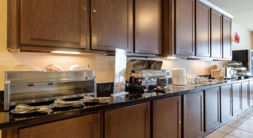 Quality Suites Гантсвілл Екстер'єр фото