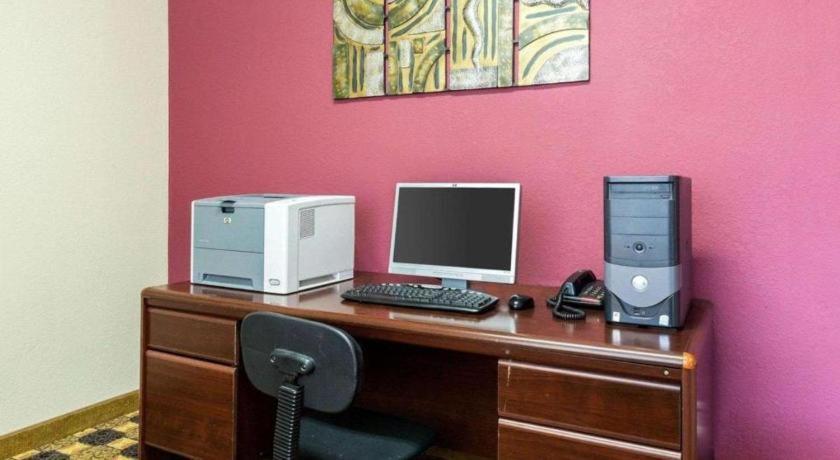 Quality Suites Гантсвілл Екстер'єр фото